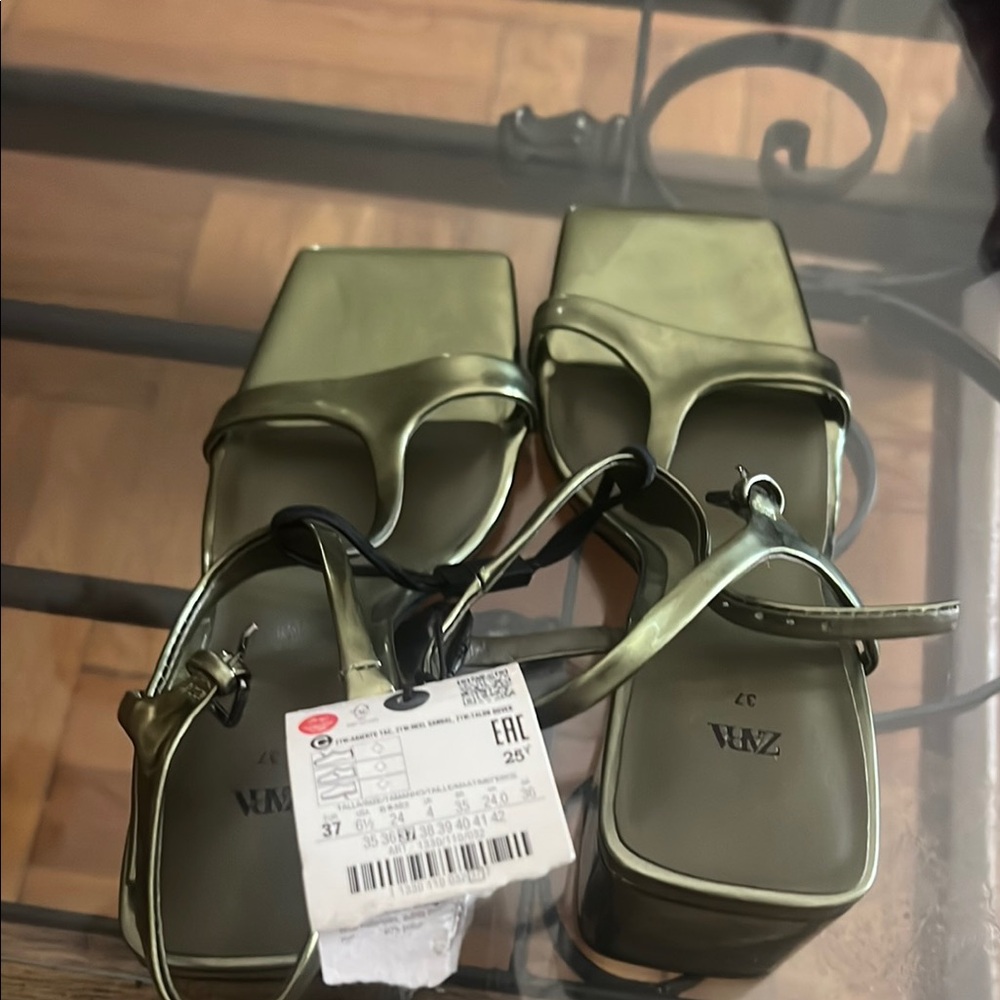 Zara Shiny Olive Sandals